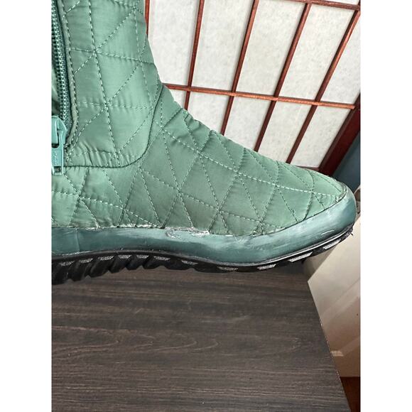 Bogs Snowday II Mid waterproof boots in the color Jade or Loden Women's size 8 - Picture 7 of 11